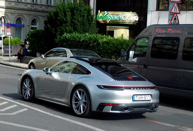 Porsche 992 Carrera 4S