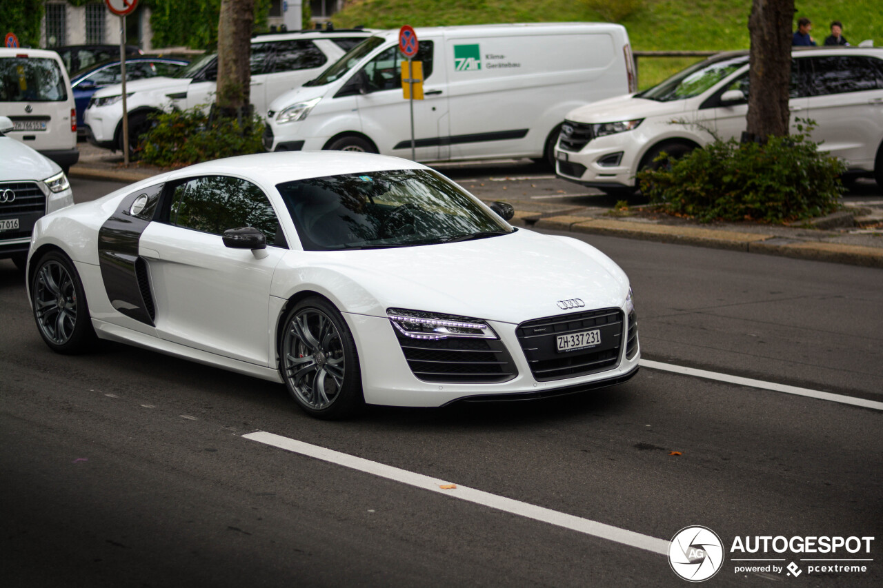 Audi R8 V10 Plus 2013