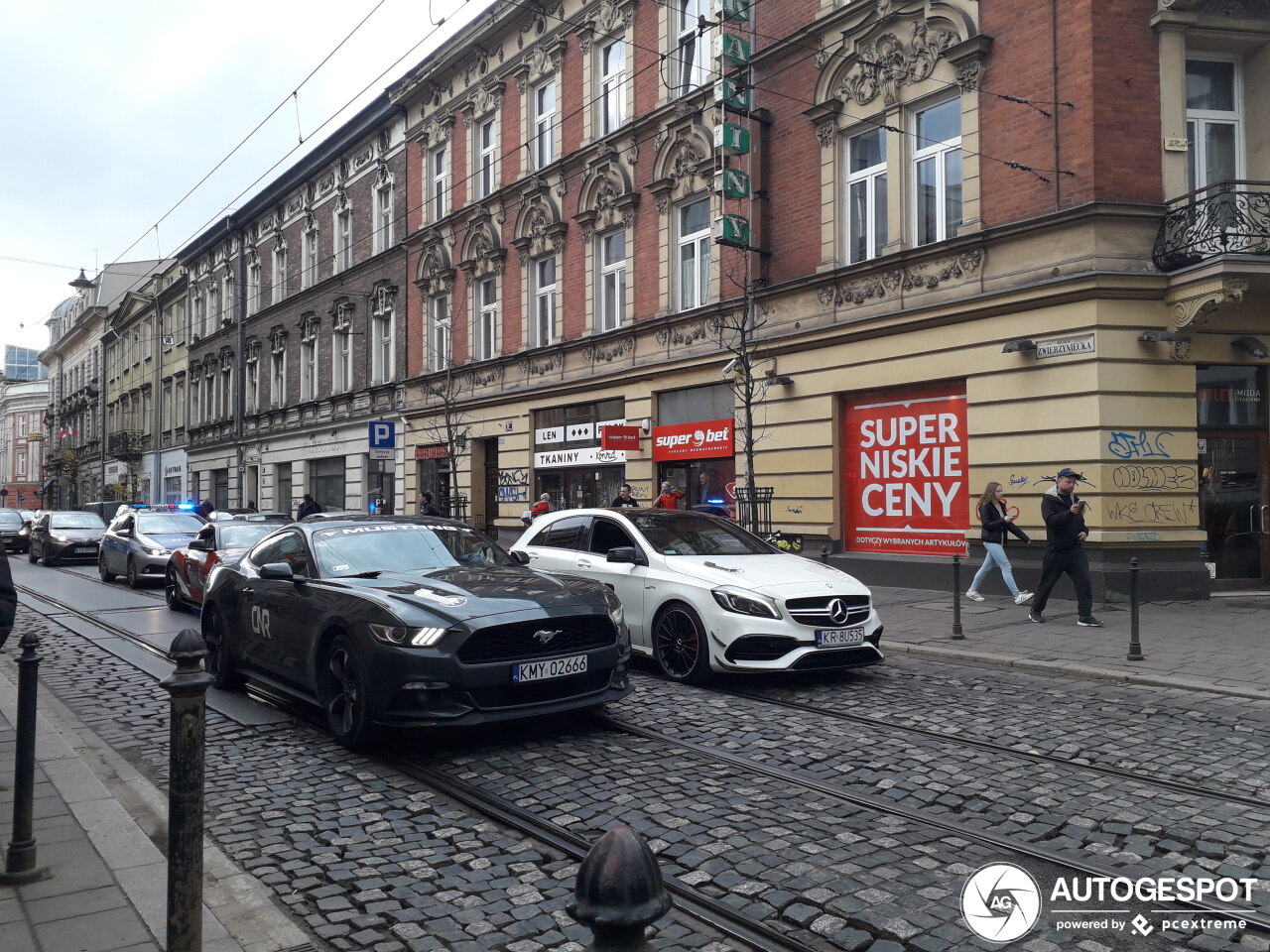 Mercedes-AMG A 45 W176 2015