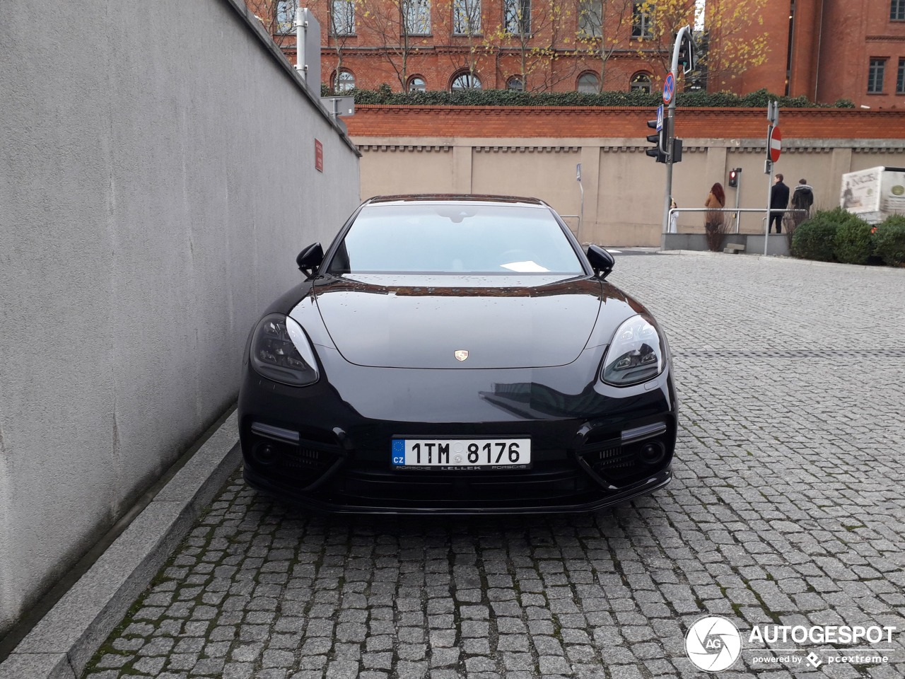 Porsche 971 Panamera Turbo