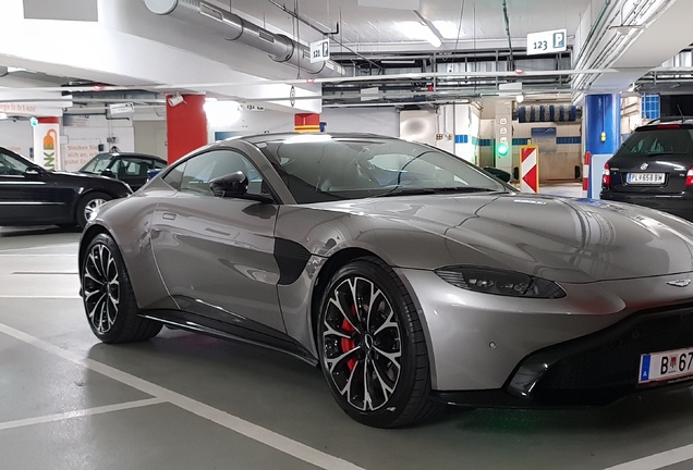 Aston Martin V8 Vantage 2018