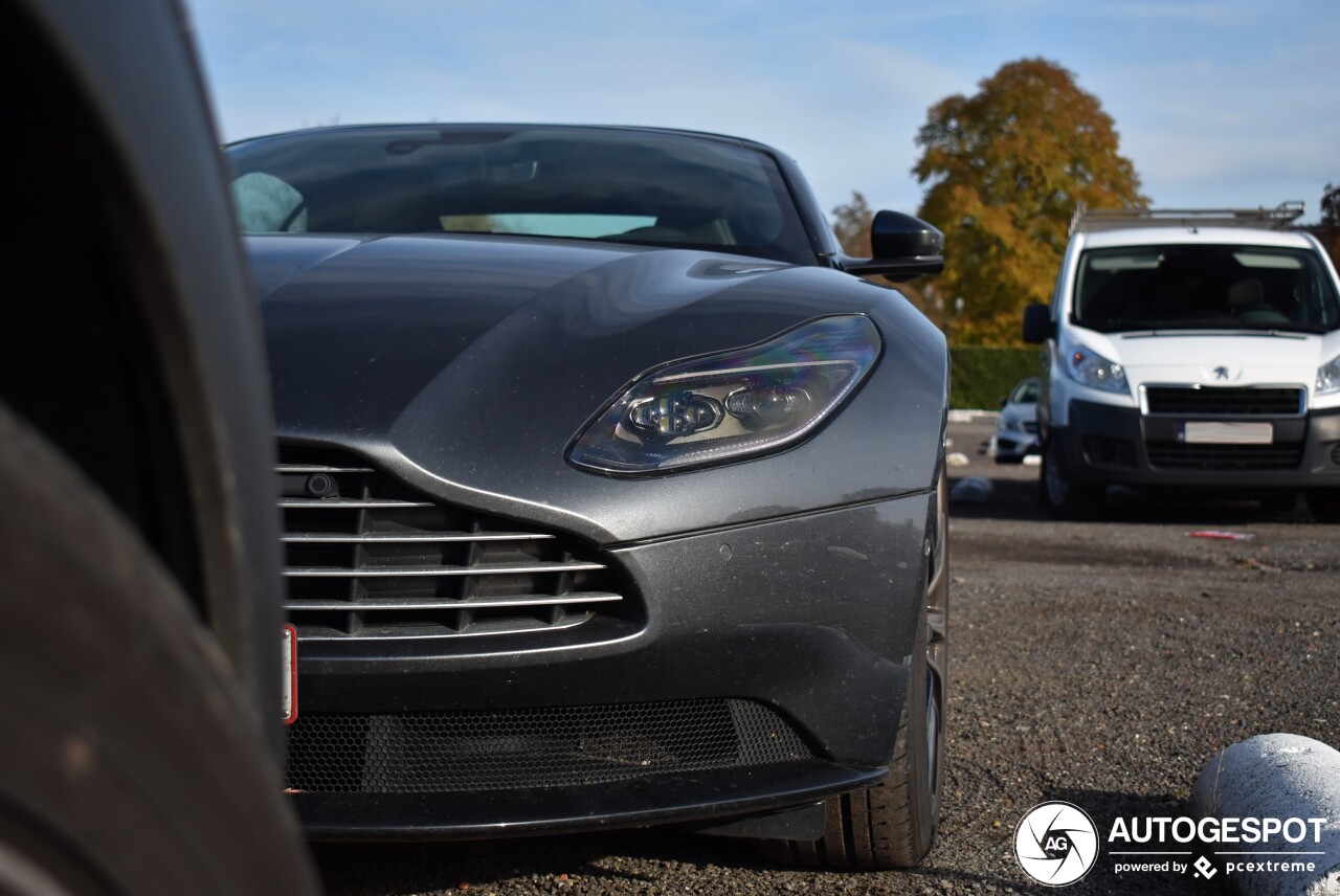 Aston Martin DB11 V8 Volante