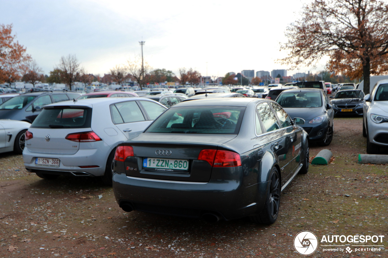 Audi RS4 Sedan