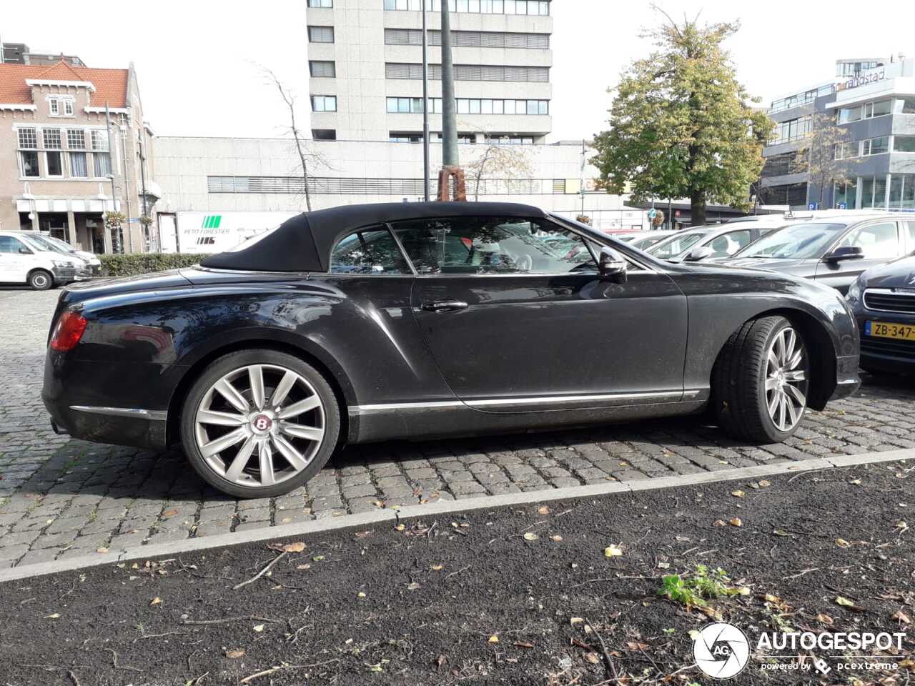 Bentley Continental GTC V8