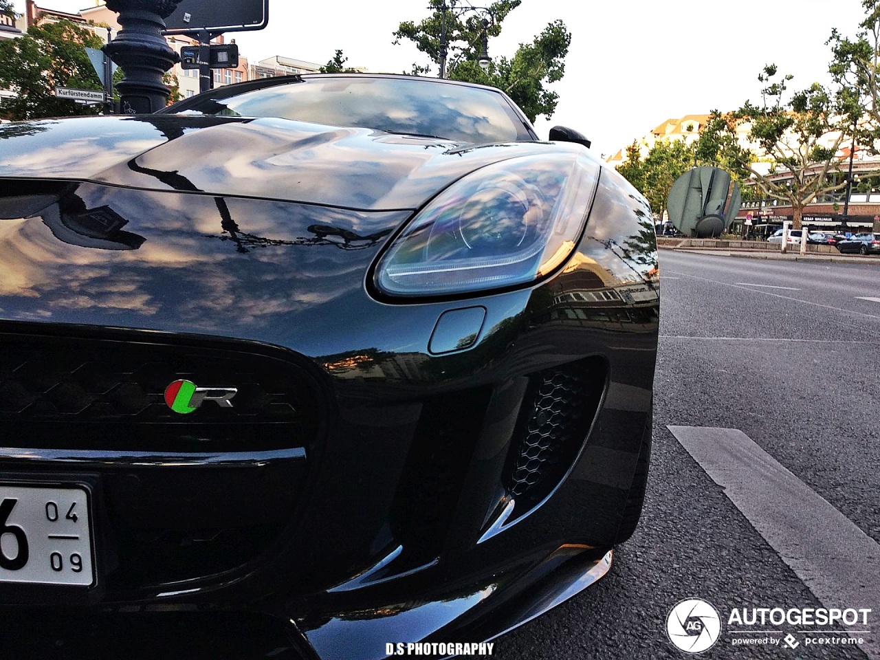 Jaguar F-TYPE R AWD Convertible