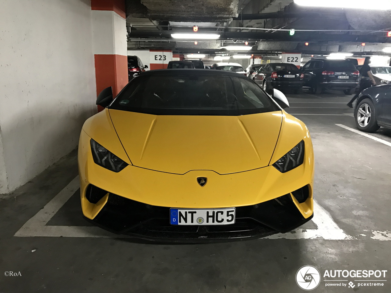 Lamborghini Huracán LP640-4 Performante Spyder