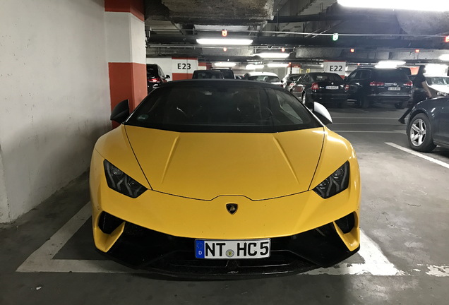 Lamborghini Huracán LP640-4 Performante Spyder