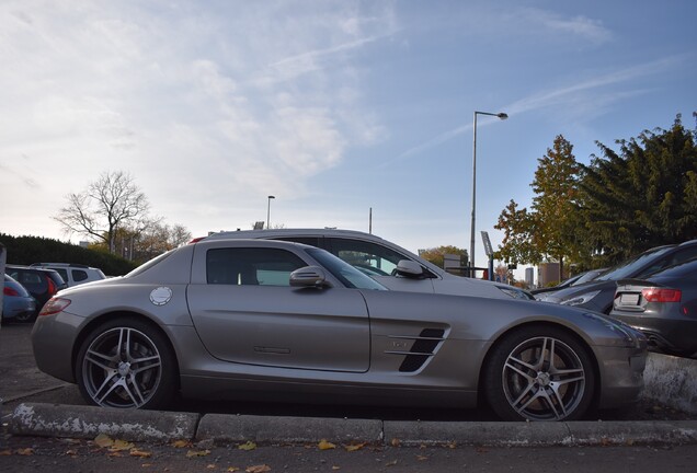 Mercedes-Benz SLS AMG