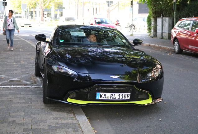 Aston Martin V8 Vantage 2018