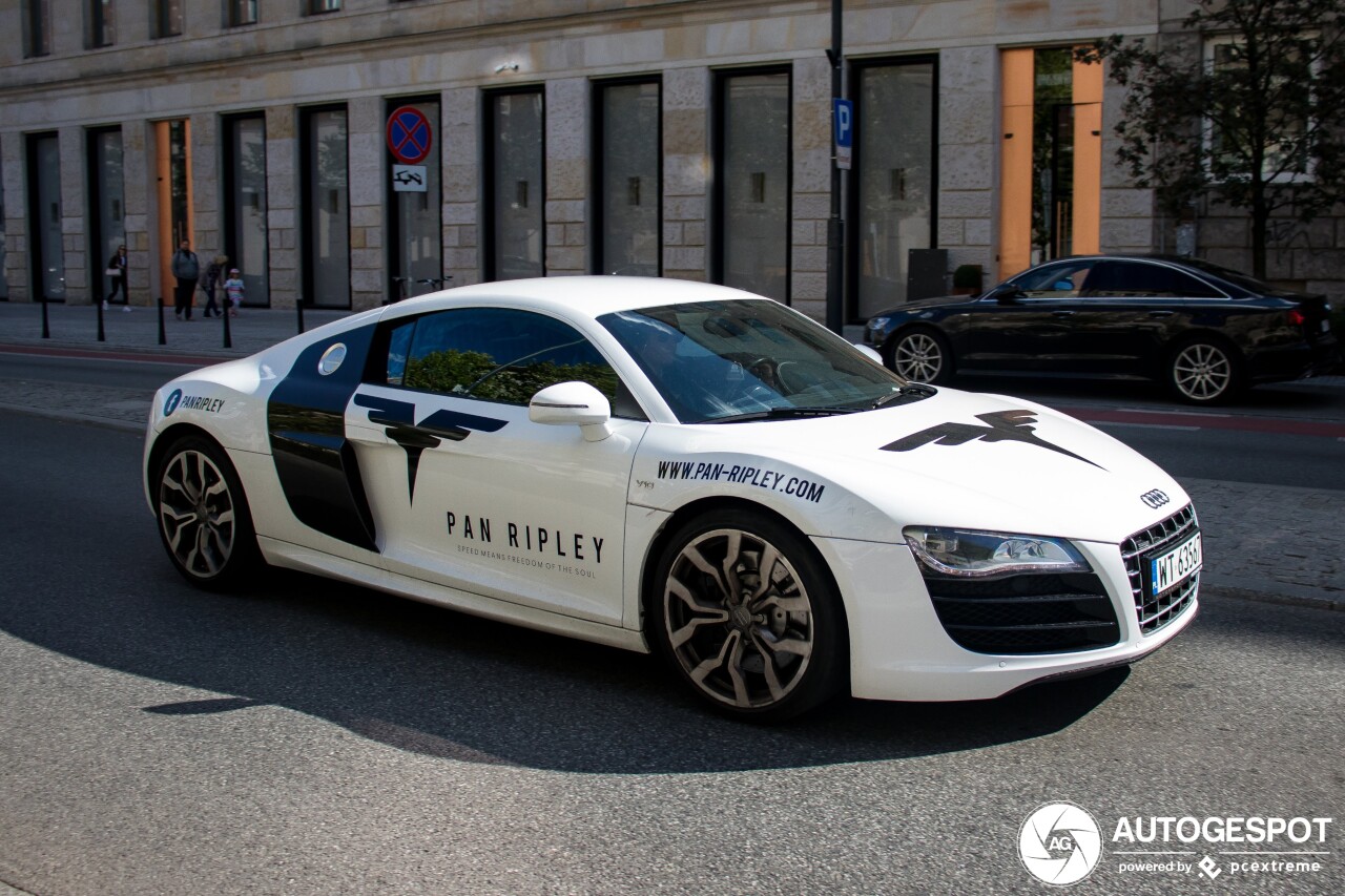 Audi R8 V10