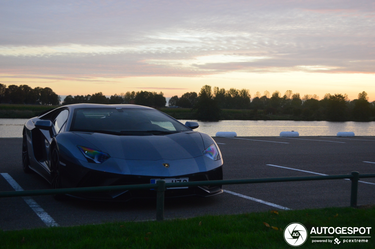 Lamborghini Aventador S LP740-4