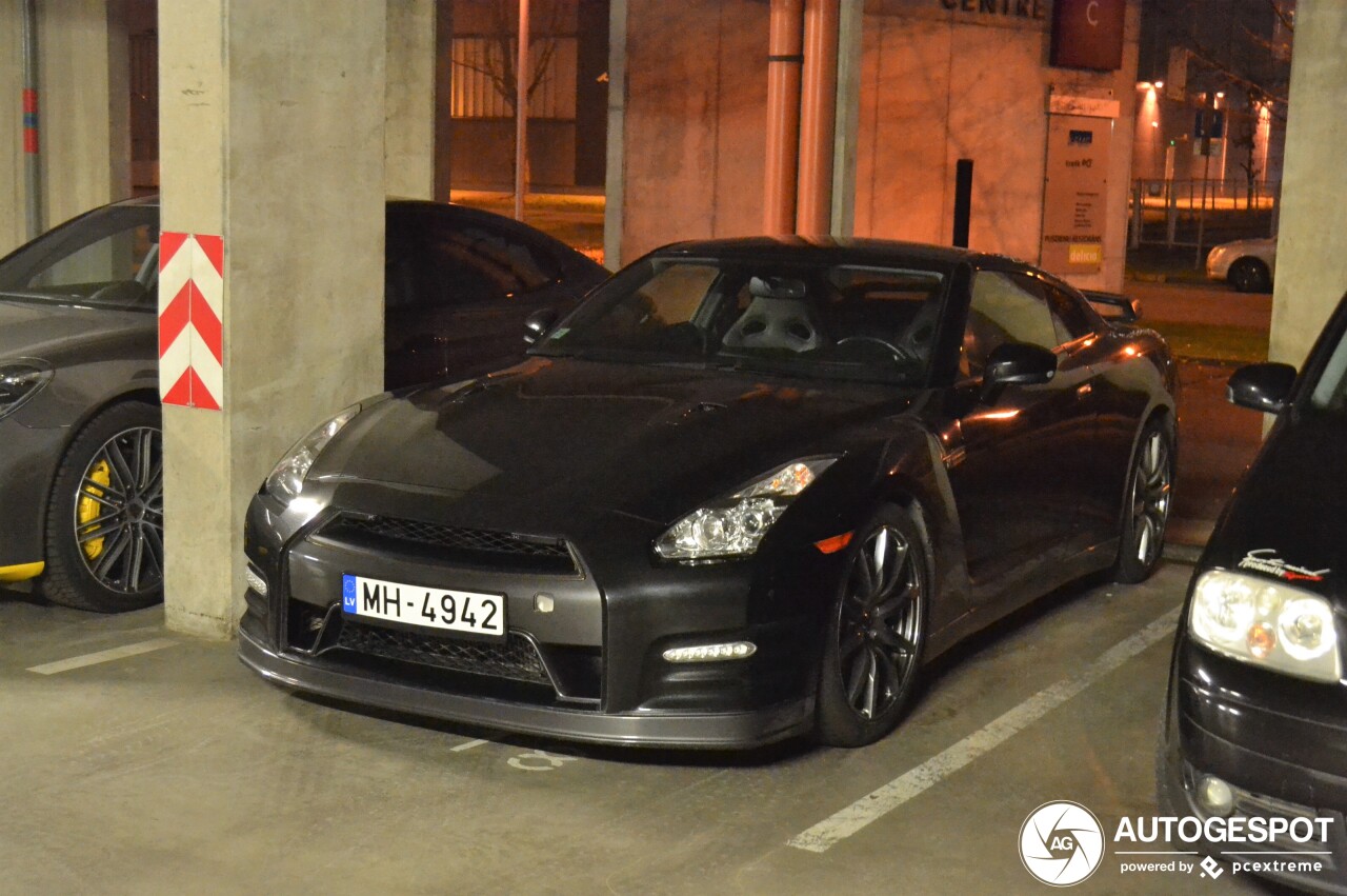 Nissan GT-R 2011