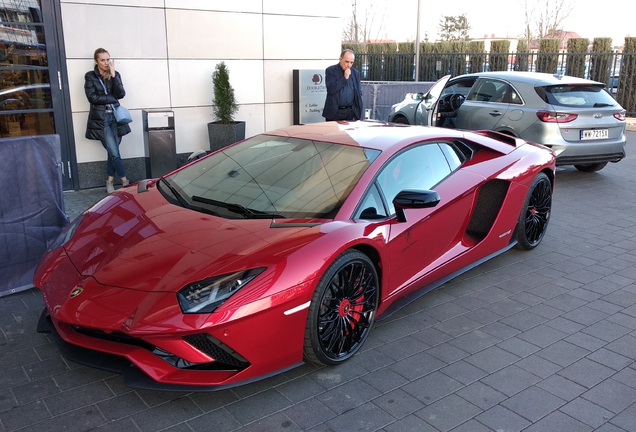 Lamborghini Aventador S LP740-4