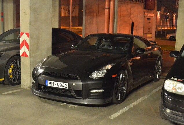 Nissan GT-R 2011