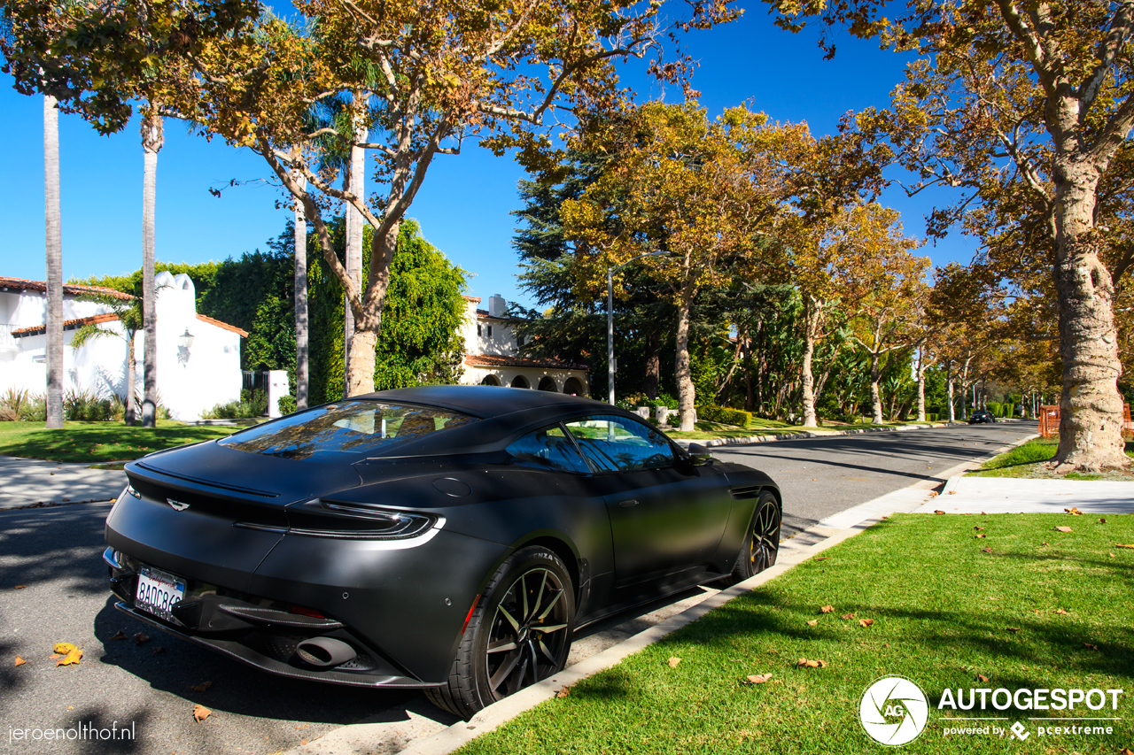 Aston Martin DB11