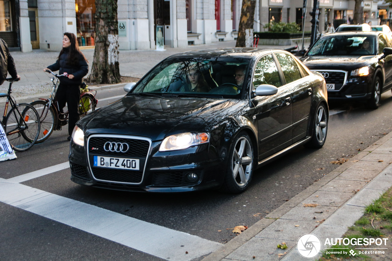 Audi RS4 Sedan