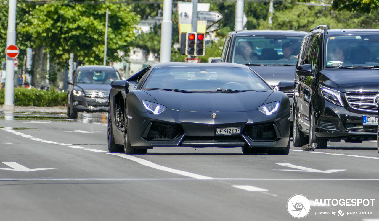 Lamborghini Aventador LP700-4