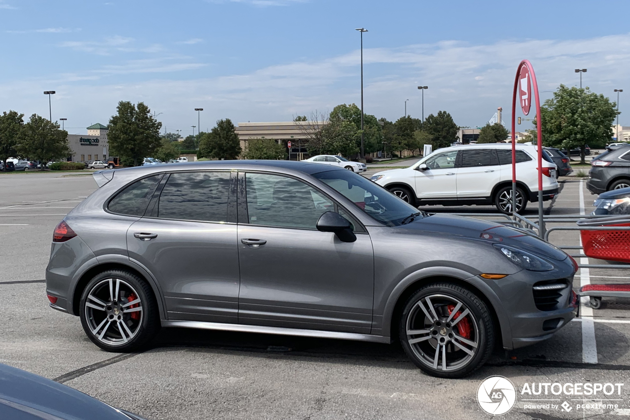 Porsche 958 Cayenne GTS