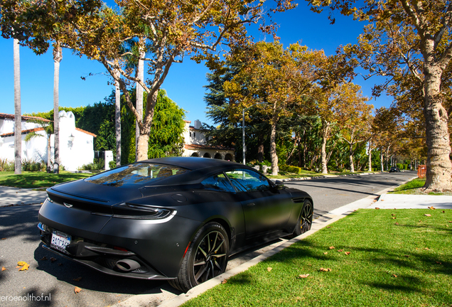 Aston Martin DB11