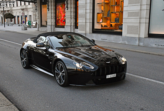 Aston Martin V12 Vantage Roadster