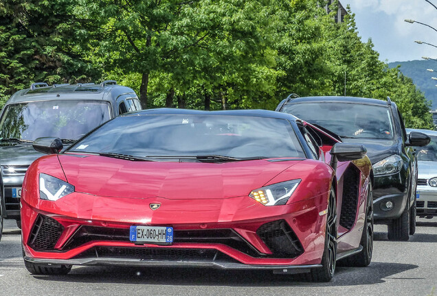 Lamborghini Aventador S LP740-4 Roadster