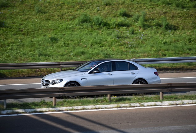 Mercedes-AMG E 63 S W213