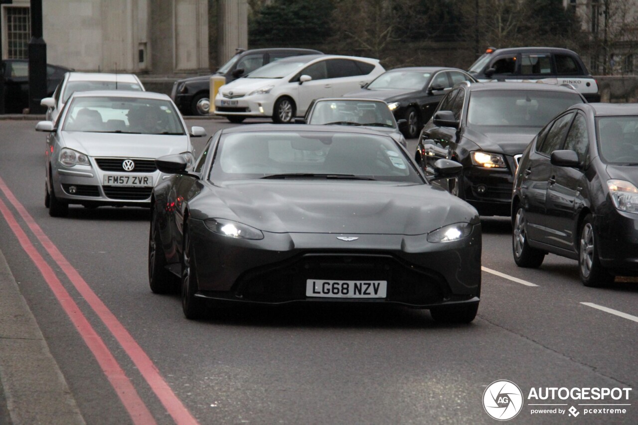 Aston Martin V8 Vantage 2018