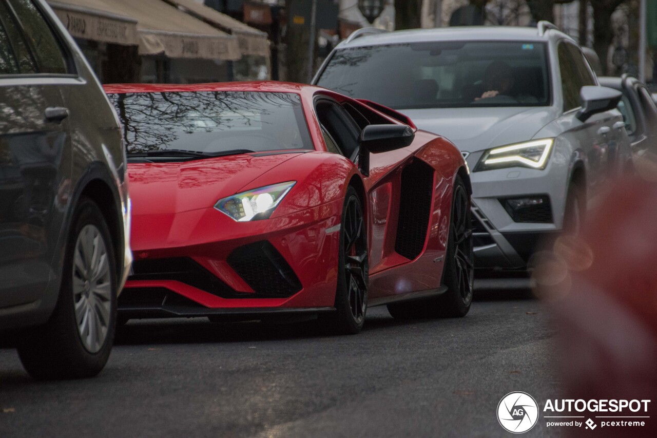 Lamborghini Aventador S LP740-4