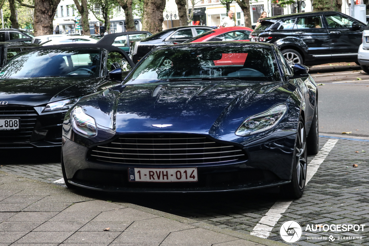 Aston Martin DB11