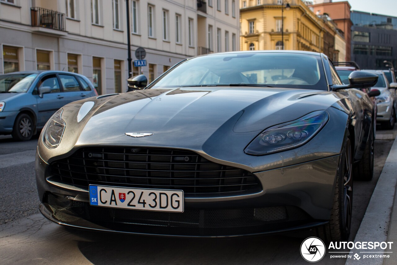 Aston Martin DB11 V8