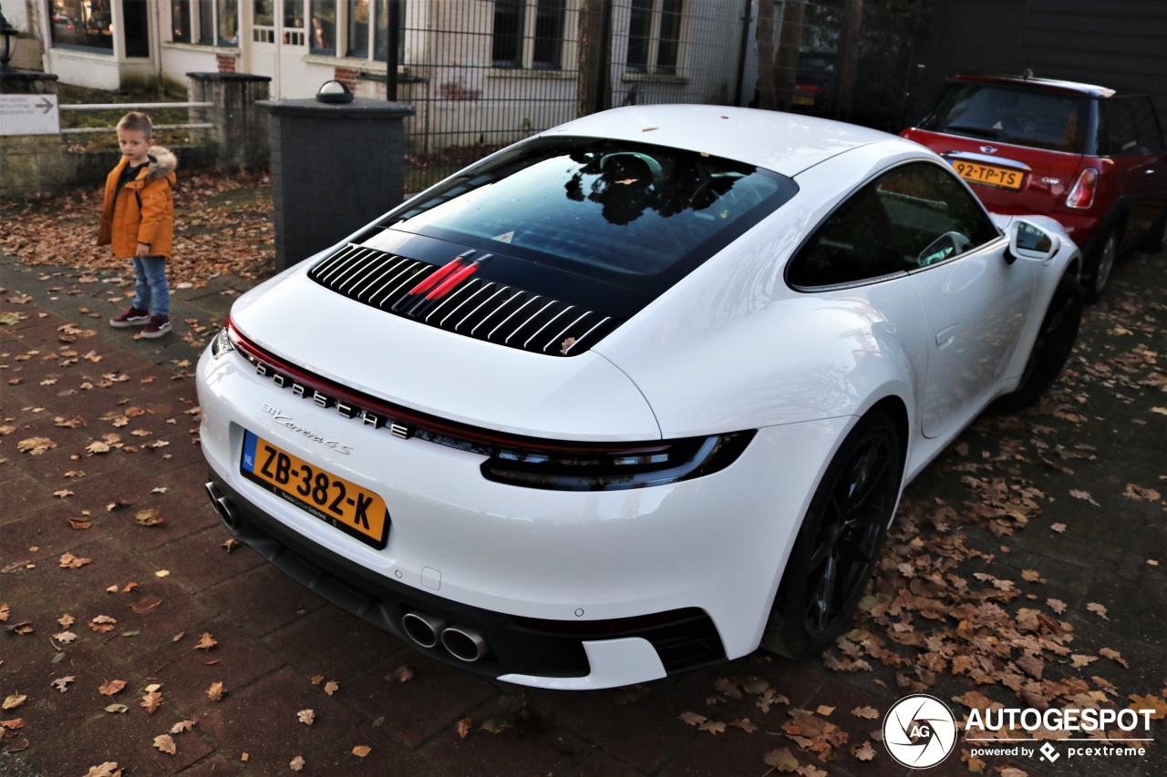 Porsche 992 Carrera 4S