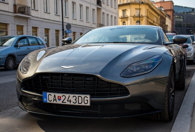 Aston Martin DB11 V8