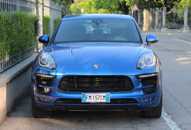 Porsche 95B Macan GTS