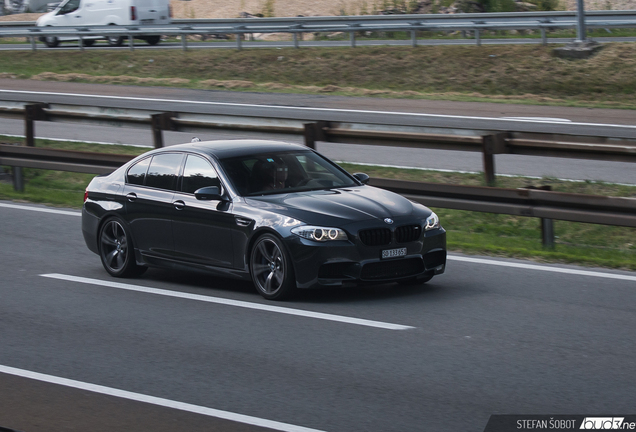 BMW M5 F10 2011