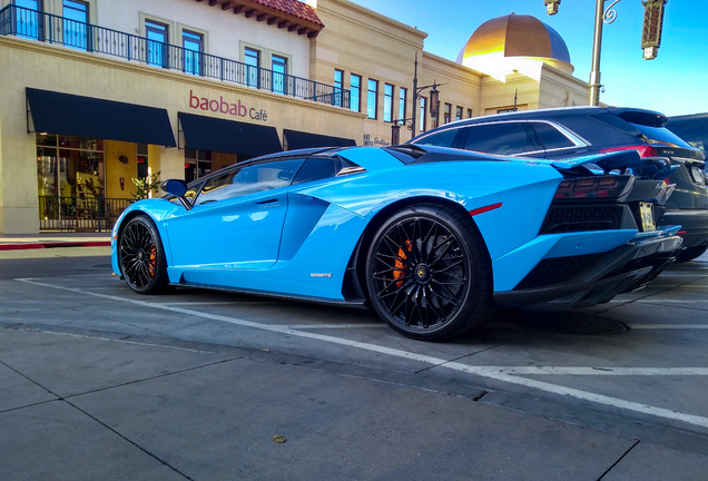 Lamborghini Aventador S LP740-4