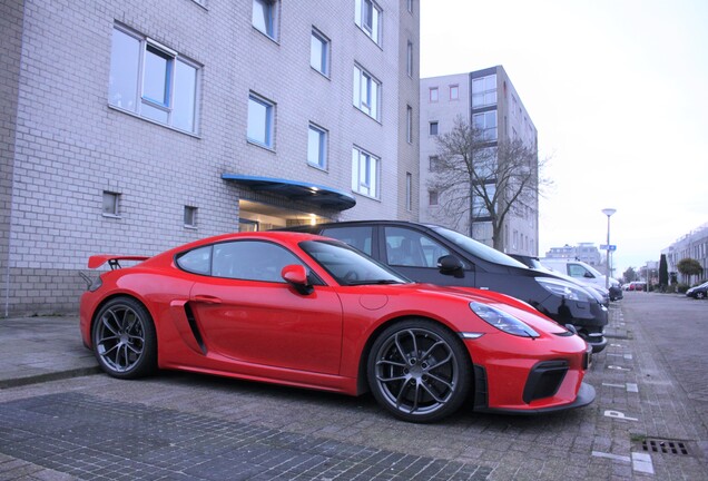 Porsche 718 Cayman GT4