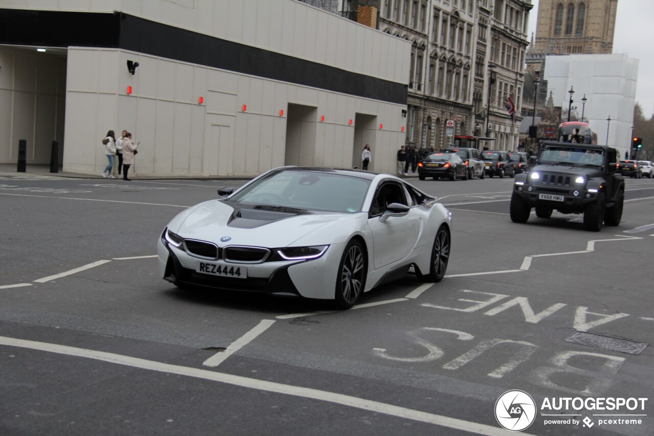 BMW i8