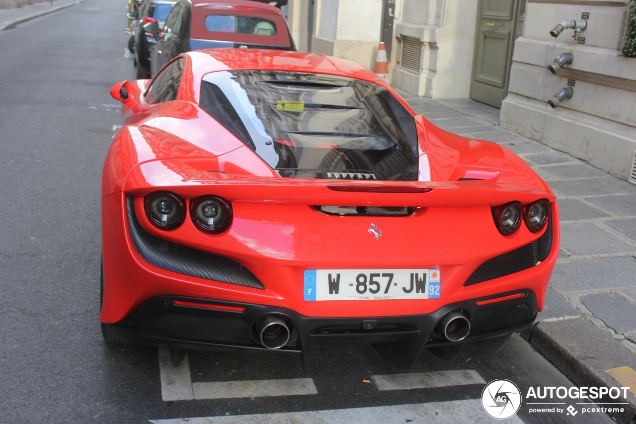 Het is eindelijk zover: Ferrari F8 Tributo op straat