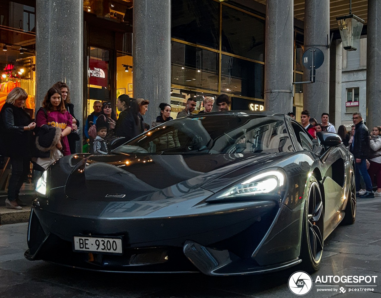 McLaren 570S