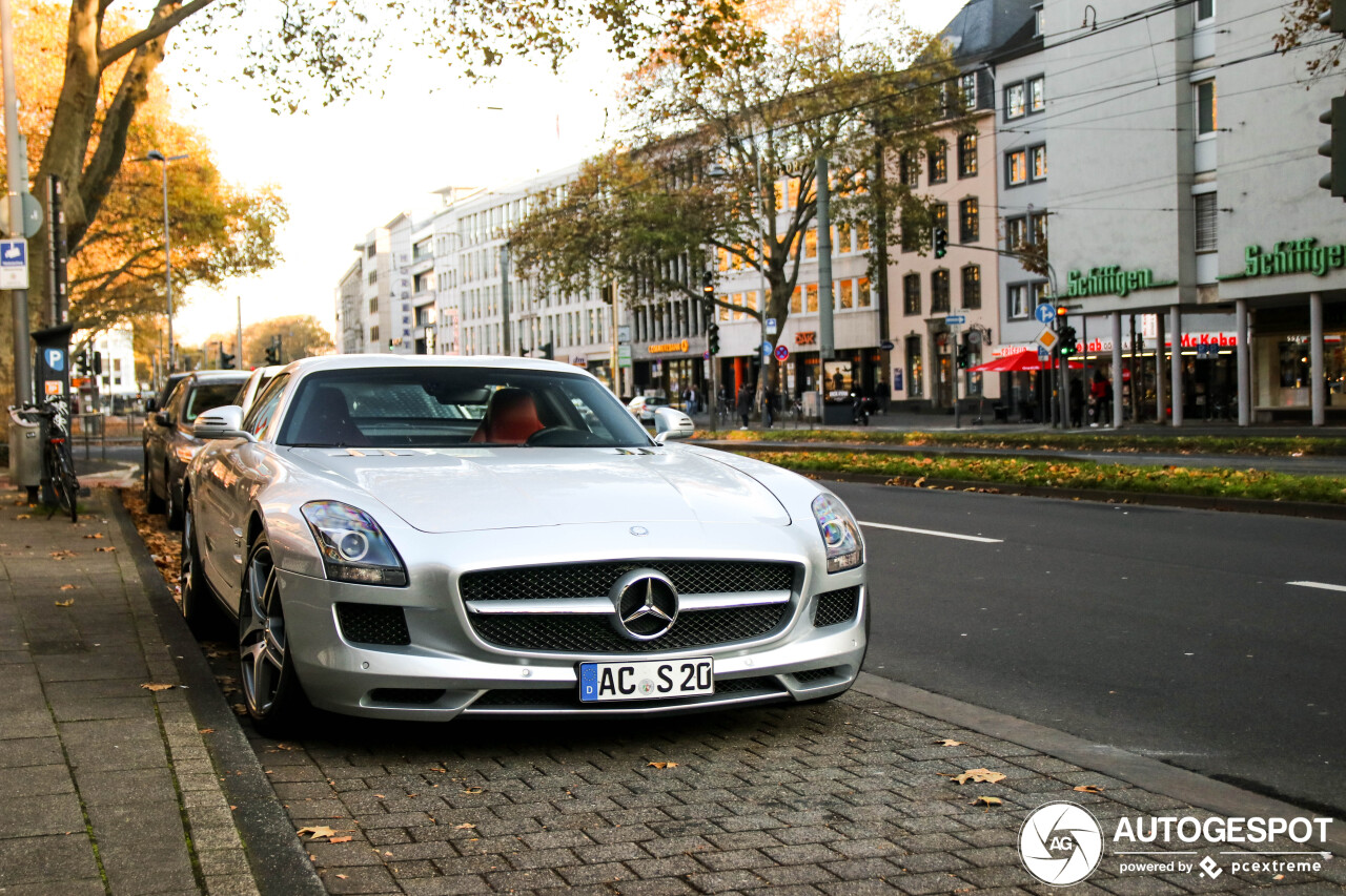 Mercedes-Benz SLS AMG