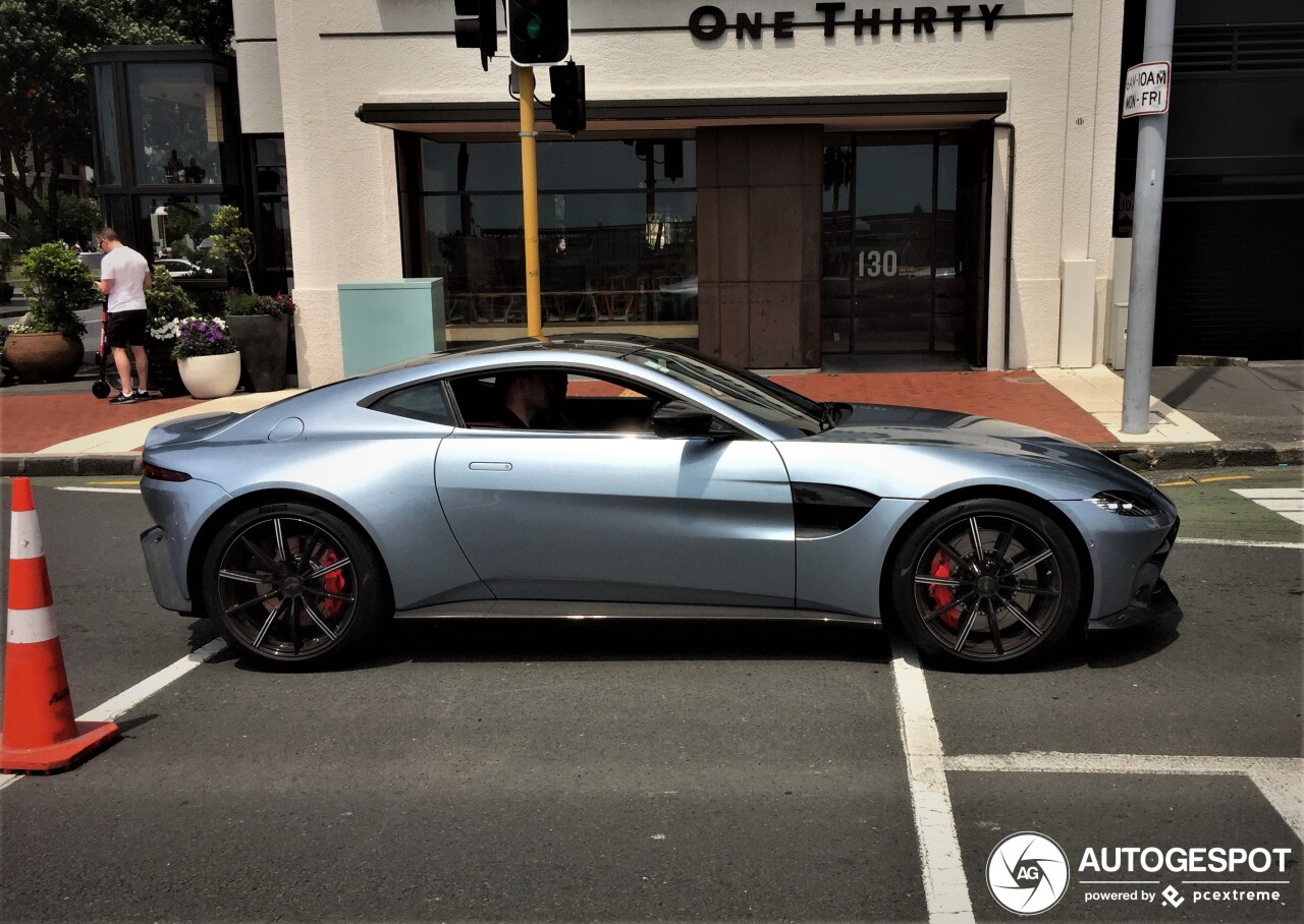 Aston Martin V8 Vantage 2018