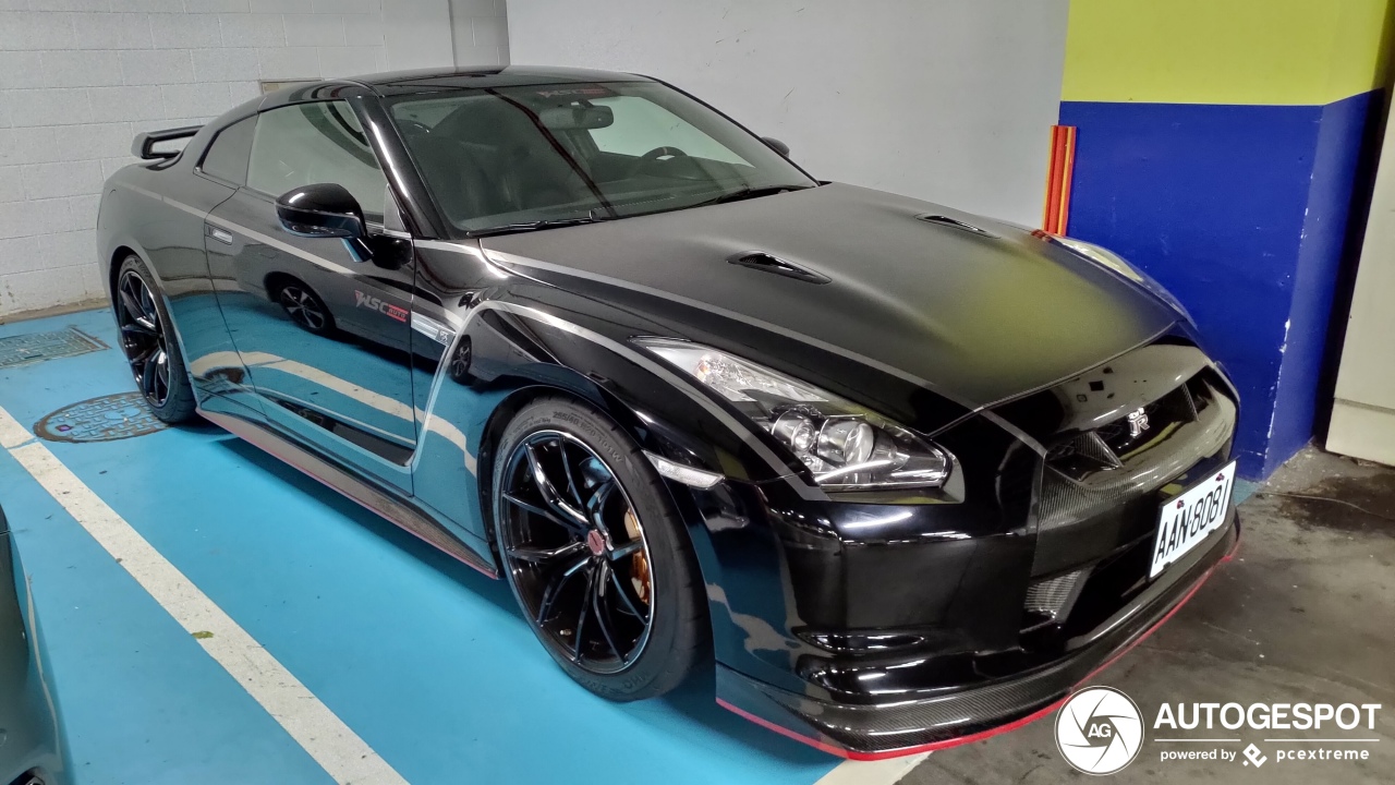 Nissan GT-R