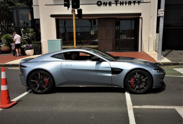 Aston Martin V8 Vantage 2018