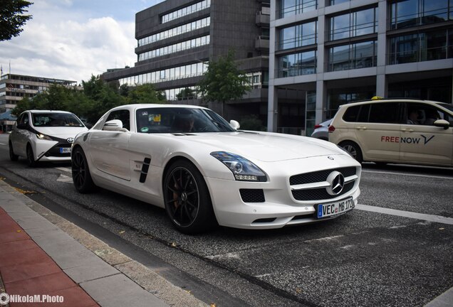 Mercedes-Benz SLS AMG