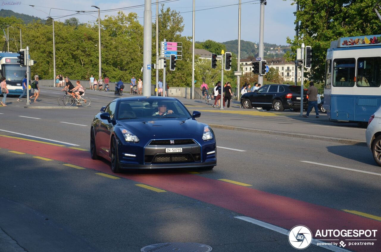 Nissan GT-R 2012