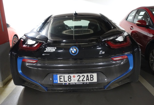 BMW i8