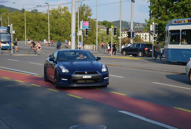 Nissan GT-R 2012