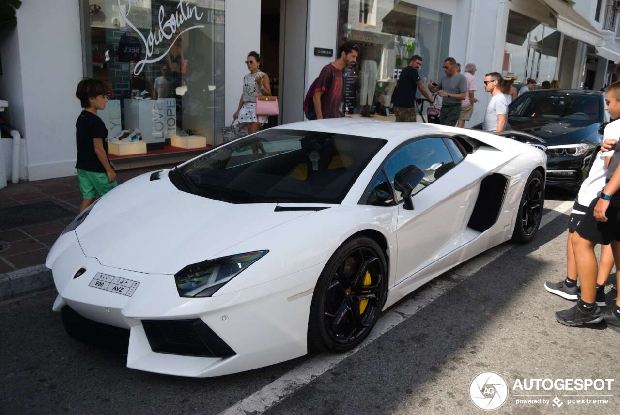 Lamborghini Aventador LP700-4