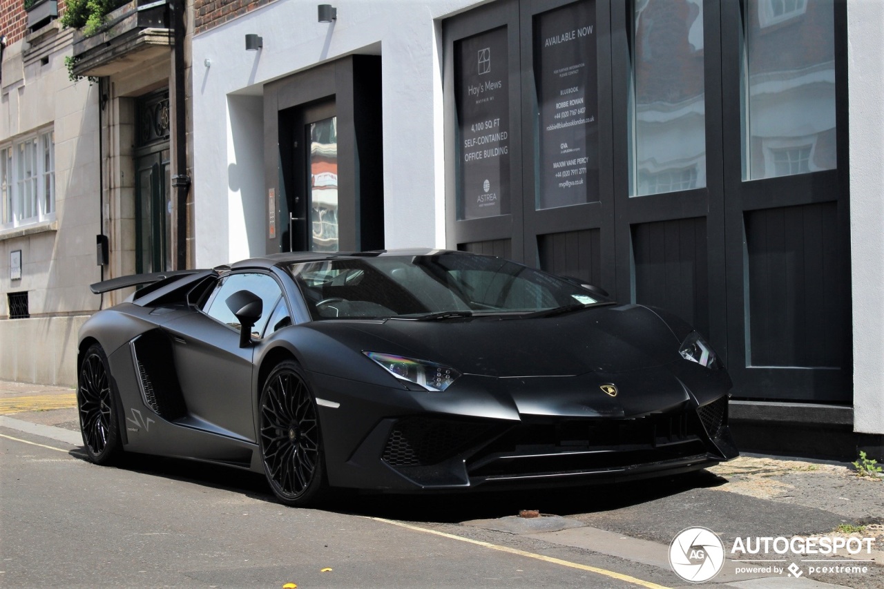 Lamborghini Aventador LP750-4 SuperVeloce Roadster