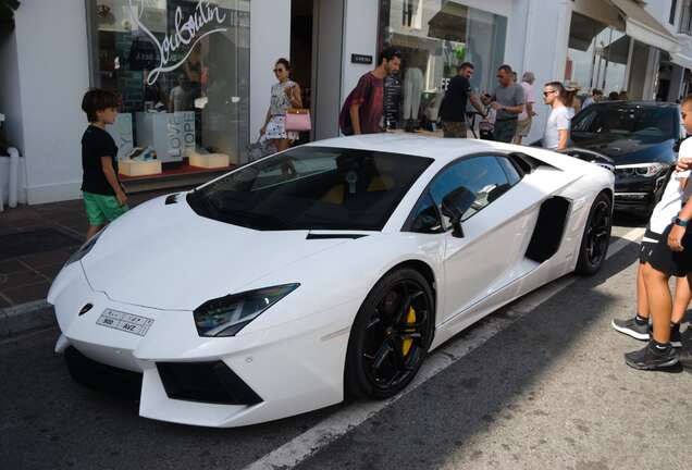 Lamborghini Aventador LP700-4